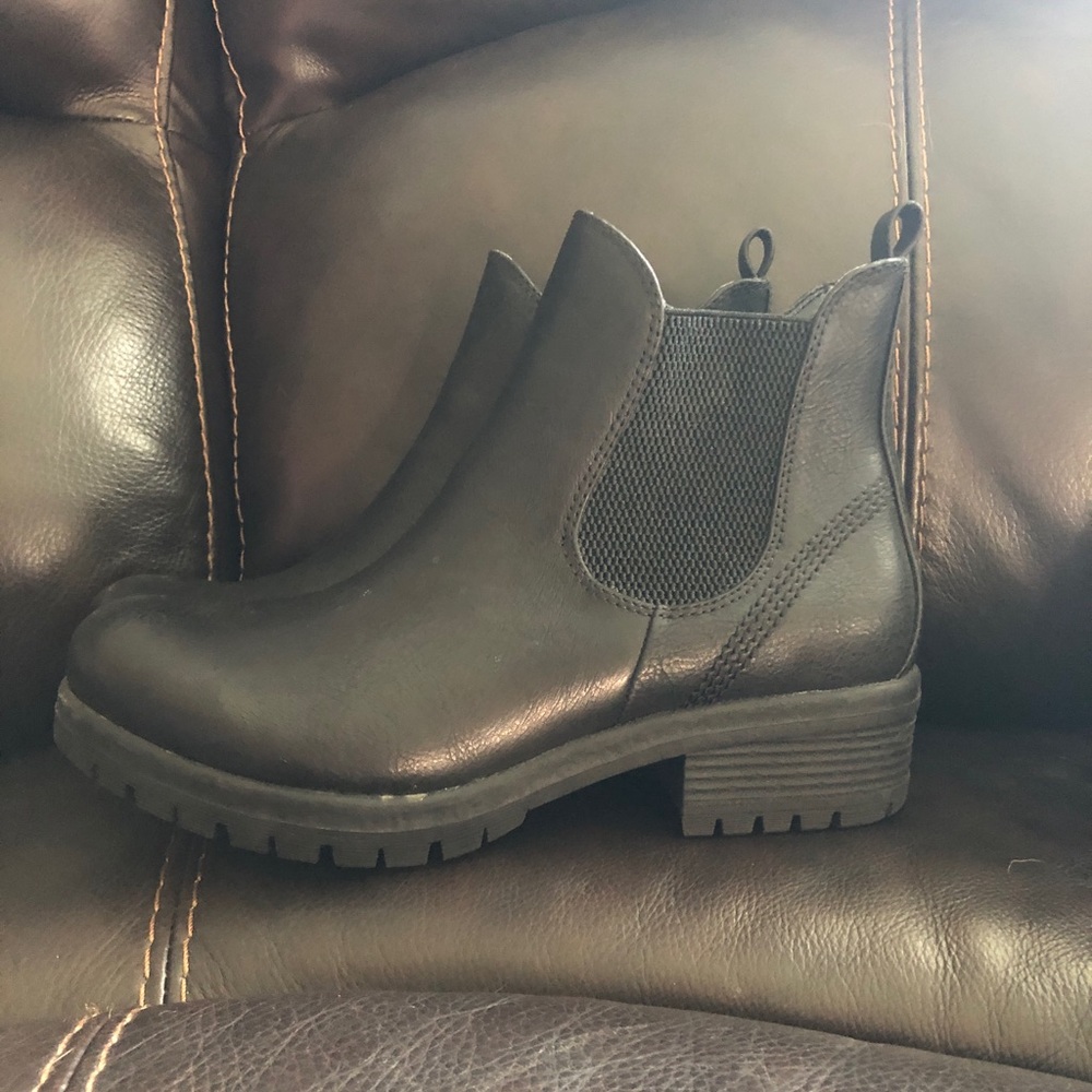 Vintage 7 Eight Chelsea boots